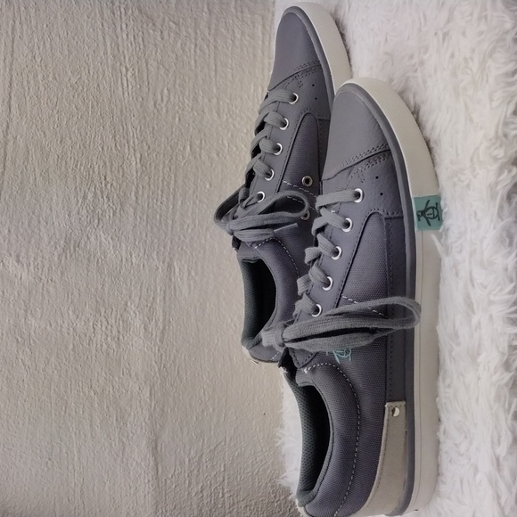 Original Penguin Mission Gray Fabric Leather Round Toe Lace Up Low Top Sneaker - Picture 4 of 16